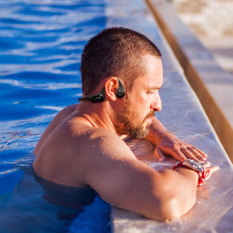 HOW BONE CONDUCTION HEADPHONES HELP SWIMMERS?